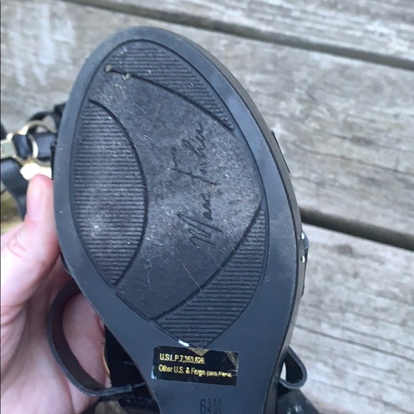 Black and Gold Wedges - Picture 5 of 7